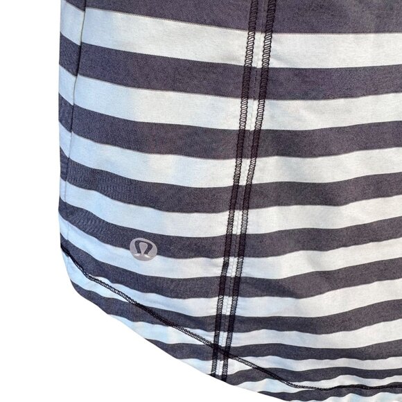Lululemon Get Up And Glow Jacket Size 8 Mint Green & Black Stripes Reflective - Picture 13 of 13